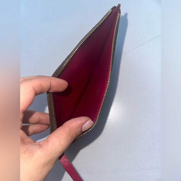 Louis Vuitton Large Coin Envelope - Picture 4 of 7